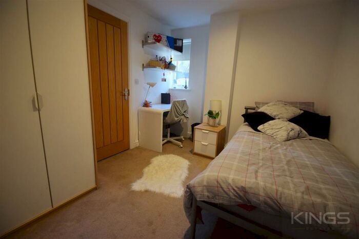 1 Bedroom Detached House To Rent In Portsmouth Road, GU2