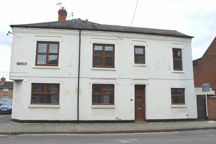 3 Bedroom End Of Terrace House For Sale In Dunton Street, Leicester, LE3