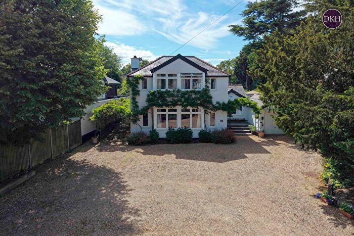 5 Bedroom Detached House For Sale In Heronsgate Road, Chorleywood, Rickmansworth, Hertfordshire, WD3