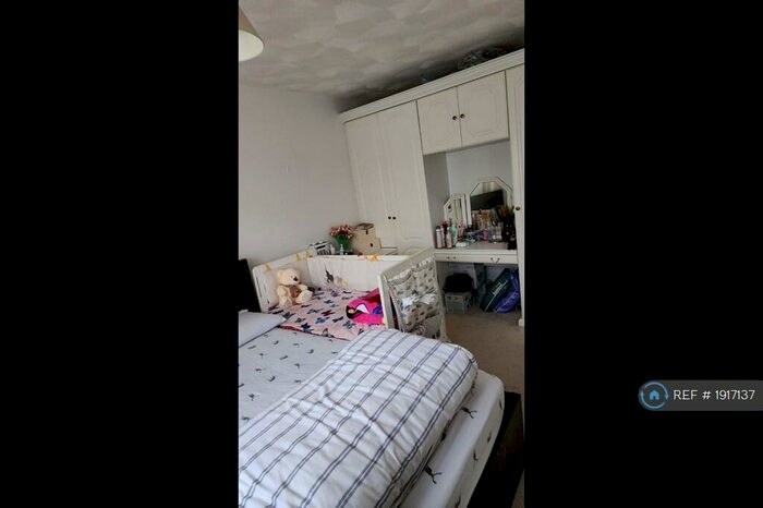 2 Bedroom Bungalow To Rent In Derwent Drive, Petts Wood, Orpington, BR5