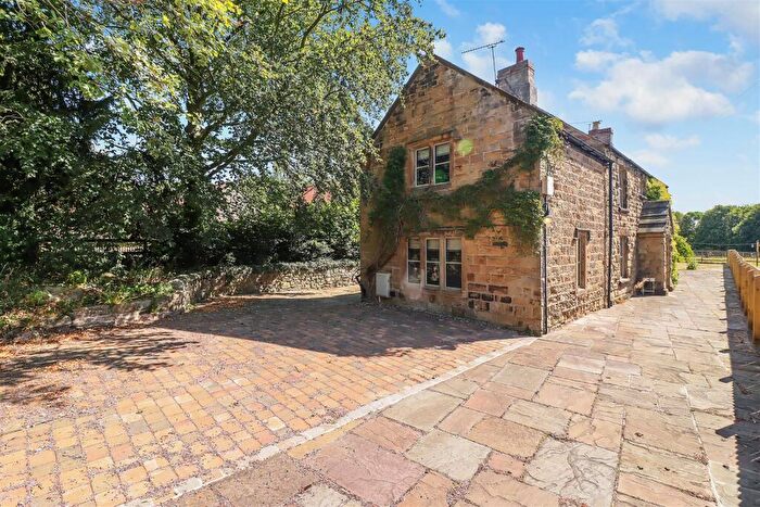 4 Bedroom Cottage To Rent In Holly Tree House, Main Street, Heath, S44