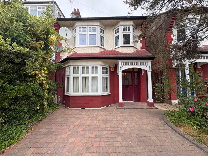 4 Bedroom Terraced House To Rent In Hamilton Crescent, Palmers Green, N13