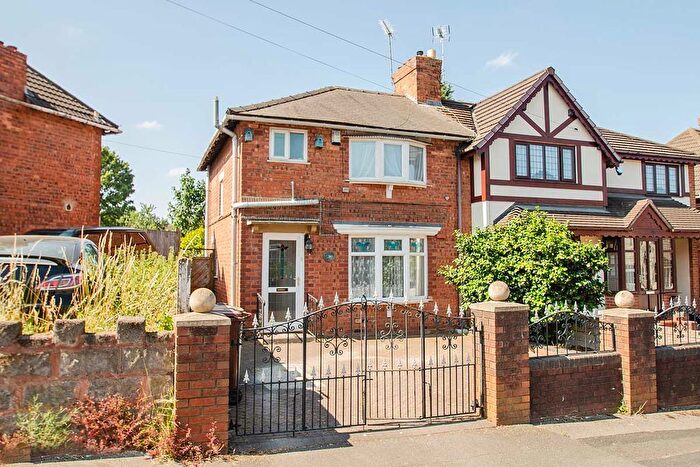 3 Bedroom Semi-Detached House To Rent In Drayton Street, Walsall, WS2