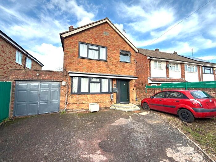 3 Bedroom Detached House For Sale In High Street, Leagrave, Luton, Bedfordshire, LU4