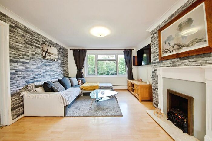 3 Bedroom Terraced House For Sale In Nicholls Field, Harlow, CM18