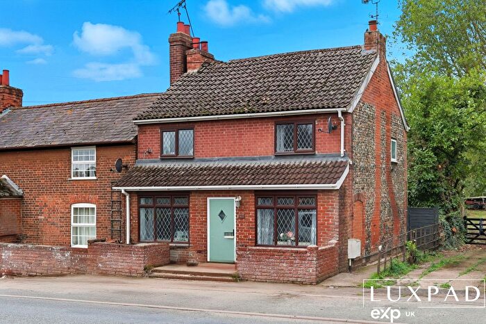 3 Bedroom Detached House For Sale In Stowmarket Road, Great Blakenham, Ipswich, IP6