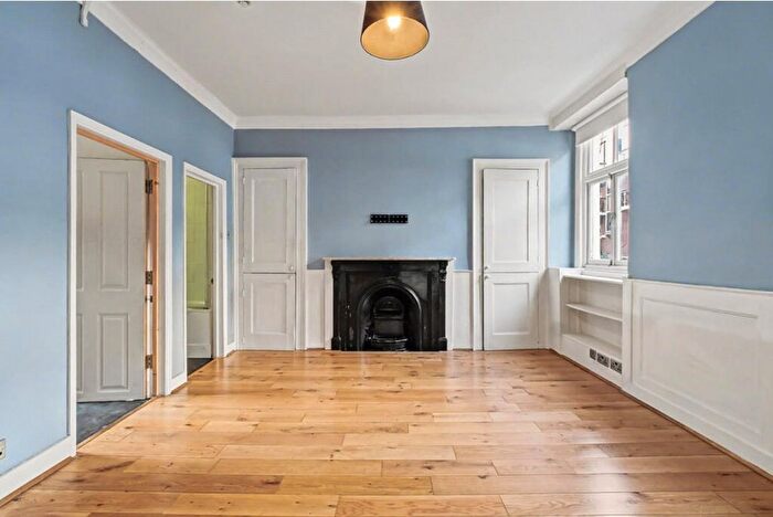 Studio To Rent In Windmill Street, Fitzrovia, London, W1T