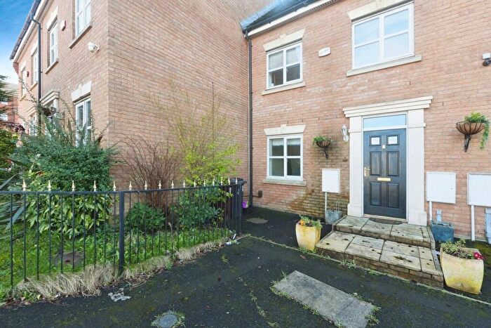4 Bedroom Town House For Sale In Lathom Close, Liverpool, L36