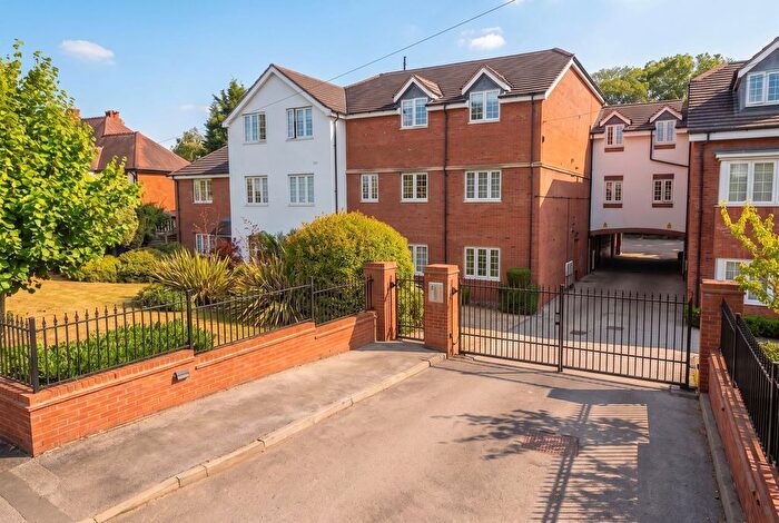 2 Bedroom Flat For Sale In The Grove, Warwick Road, Solihull, B91