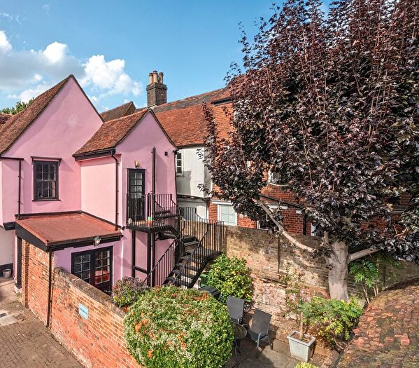 2 Bedroom Flat To Rent In Holywell Hill, St.Albans, AL1