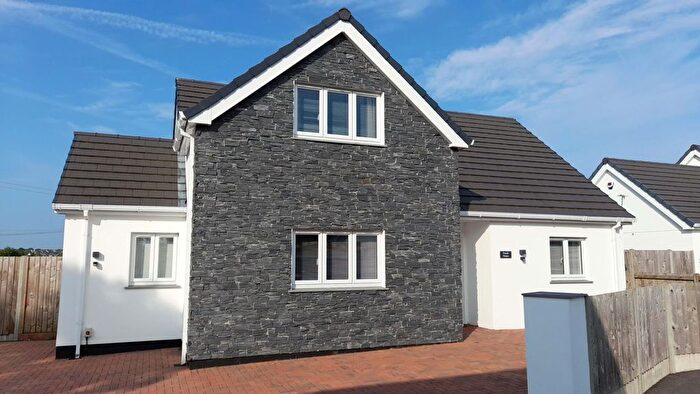 4 Bedroom Detached House For Sale In Sparnon Gate, Redruth, TR16