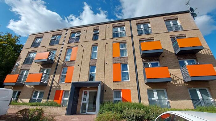 2 Bedroom Flat To Rent In Peregrine Close, Hemel Hempstead, HP2