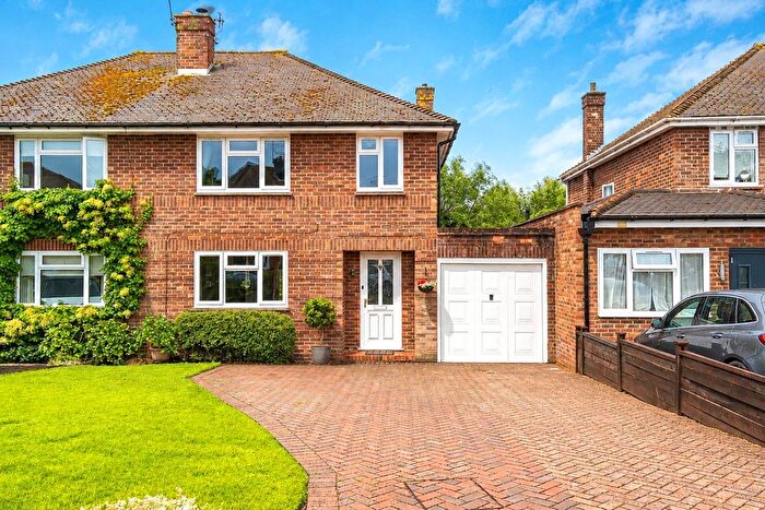3 Bedroom Semi-Detached House For Sale In The Garth, Ash, Surrey, GU12