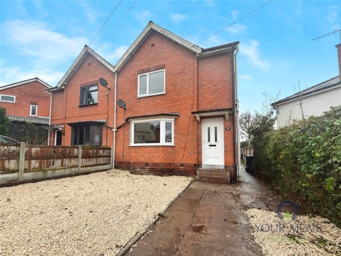 3 Bedroom Semi Detached House To Rent In Barnfield Road, Bromsgrove, Worcestershire, B61