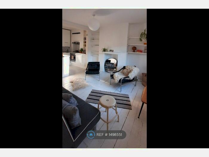 2 Bedroom Flat To Rent In Gautrey Rd, London, SE15