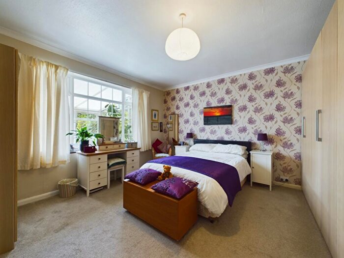 4 Bedroom Chalet For Sale In Pastures Avenue, Littleover, DE23