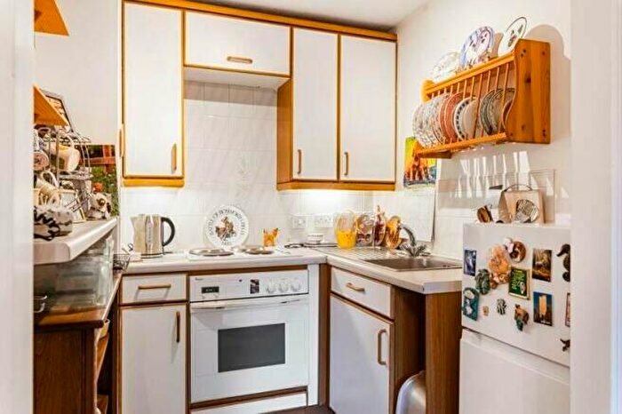 1 Bedroom Apartment For Sale In Ashfield Lane, Chislehurst, Kent, BR7