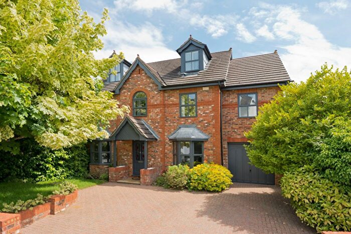 5 Bedroom Detached House For Sale In Matham Road, East Molesey, Surrey, KT8