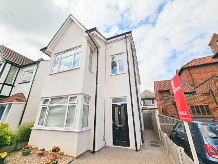 2 Bedroom Flat To Rent In Electric Avenue, Westcliff-On-Sea, SS0