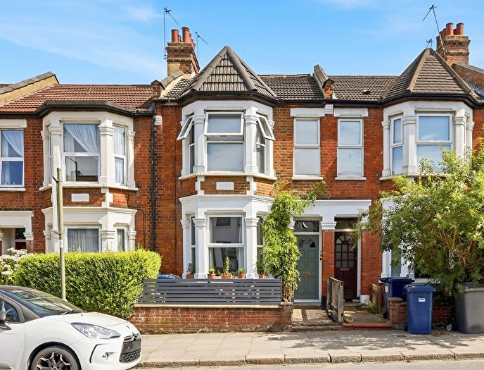 1 Bedroom Flat For Sale In Squires Lane, London, N3