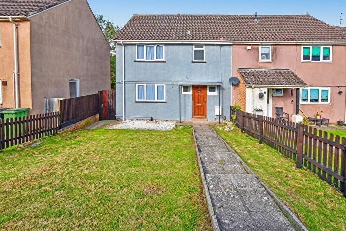 3 Bedroom Semi-Detached House To Rent In Counts Farm Road, Corby, NN18