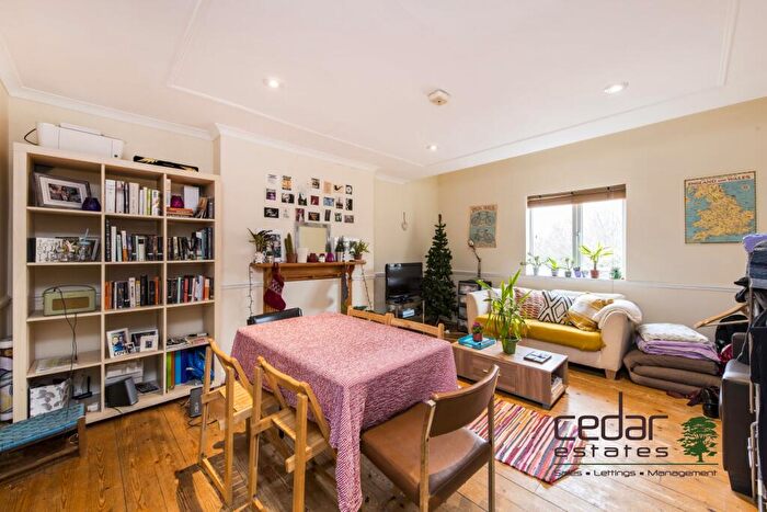 2 Bedroom Flat To Rent In Mapesbury Road, Brondesbury, NW2