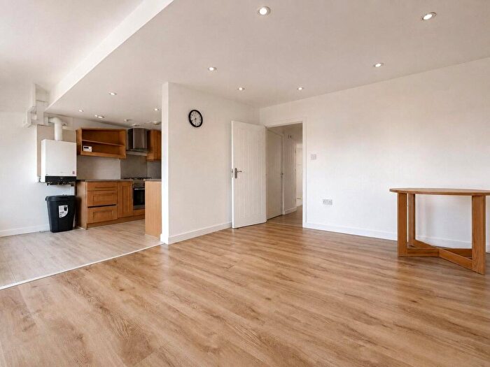 2 Bedroom Apartment To Rent In East Road, London, E15