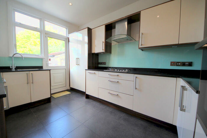 6 Bedroom Semi-Detached House To Rent In Queen Elizabeth's Drive, Southgate, N14
