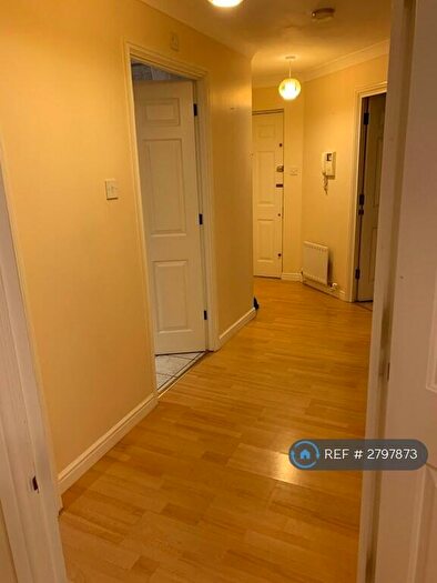 2 Bedroom Flat To Rent In Petworth House, Hove, BN3