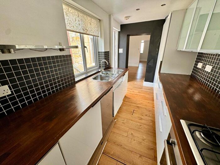 2 Bedroom End Of Terrace House For Sale In East Street, Rawtenstall, Rossendale, Lancashire, BB4