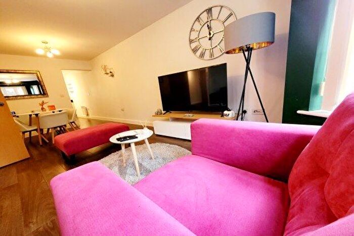 2 Bedroom Flat To Rent In Brattice Drive, Manchester, M27