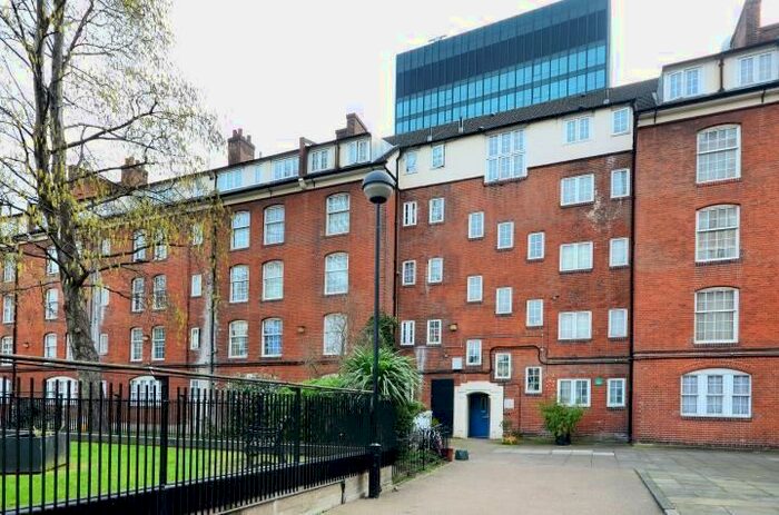 3 Bedroom Flat To Rent In Wellesley House, Euston, NW1