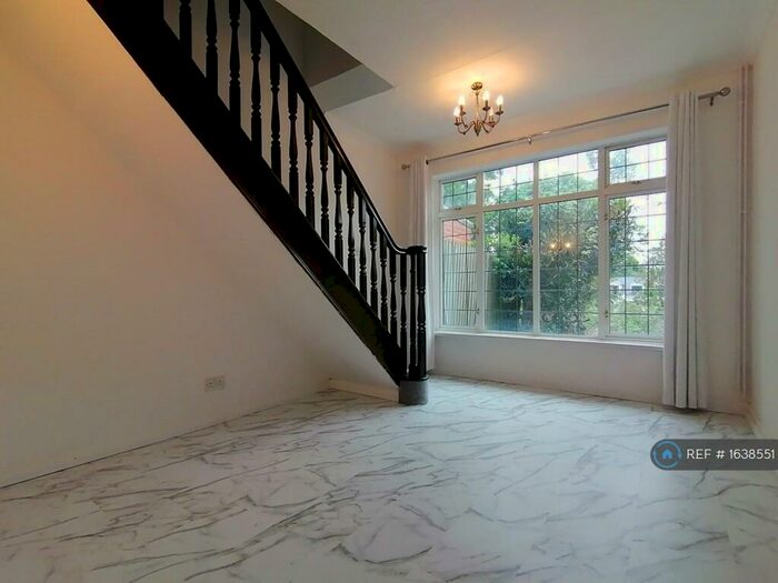 4 Bedroom Semi-Detached House To Rent In Upper Park Road, Bexley London, DA17