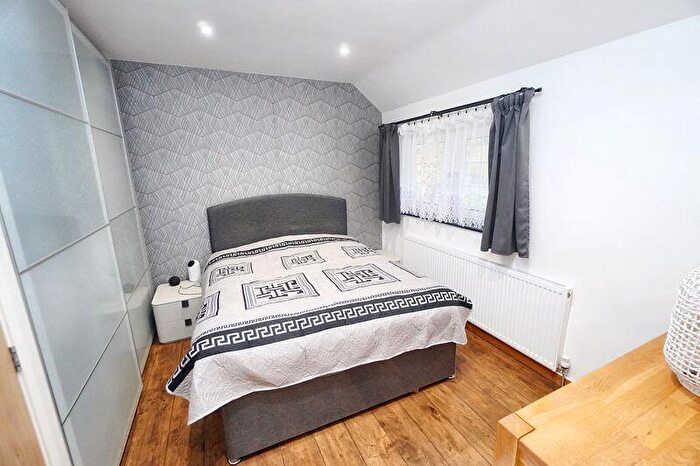 2 Bedroom Semi-Detached House For Sale In Hawthorne Road, High Wycombe, HP13