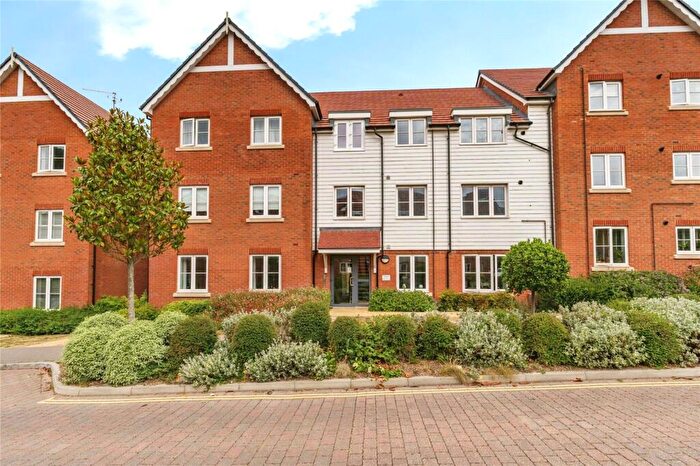 1 Bedroom Flat For Sale In Steeplechase Way, Fontwell, Arundel, West Sussex, BN18