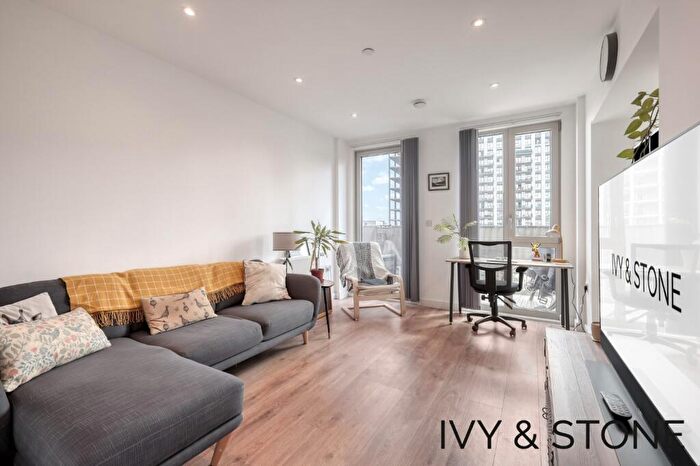 1 Bedroom Apartment For Sale In Copeland Court, Silvertown, E16