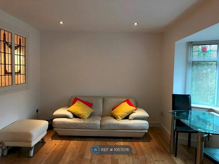 1 Bedroom Flat To Rent In Dartford Ave, London N9