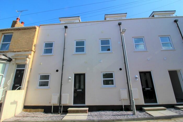 3 Bedroom Terraced House To Rent In Upper Dumpton Park Road, Ramsgate, CT11