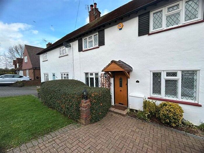 4 Bedroom House To Rent In Cross Way, Harpenden, AL5