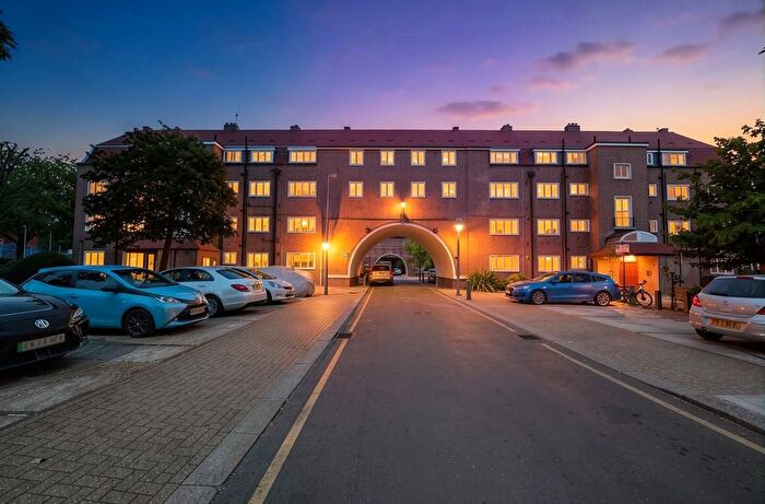 3 Bedroom Flat For Sale In St. John's Drive, London, SW18