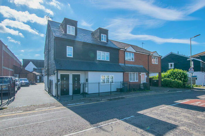 1 Bedroom Ground Maisonette To Rent In Taverners Way, Hoddesdon, EN11