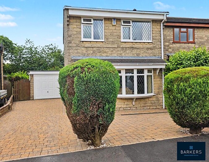 3 Bedroom Detached House For Sale In Thorndene Way, Bradford, BD4