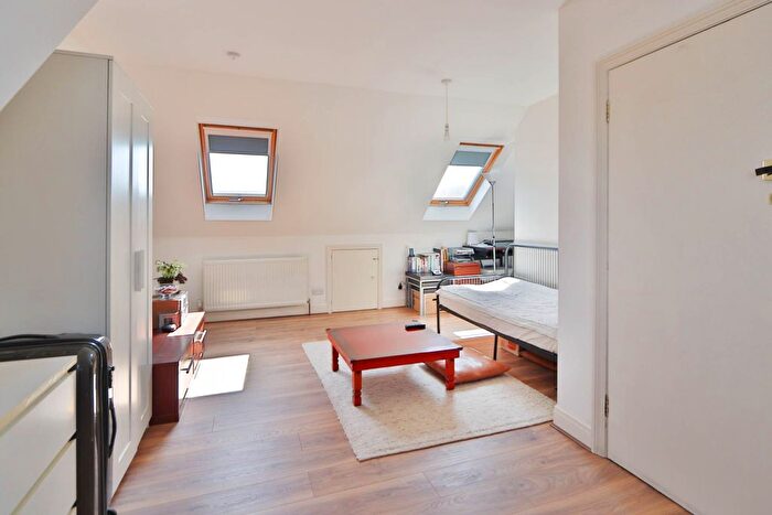 Studio To Rent In Kingston Road, New Malden, KT3