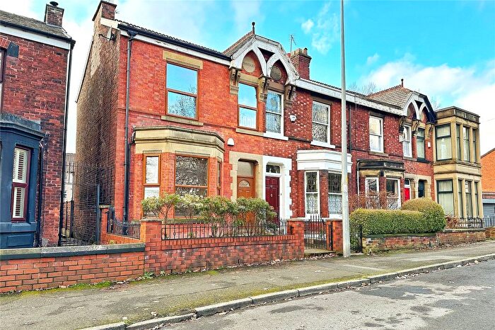 4 Bedroom End Terrace House For Sale In Taunton Road, Ashton-Under-Lyne, Greater Manchester, OL7