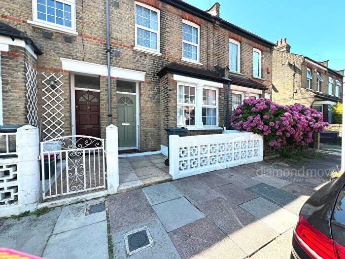 2 Bedroom Terraced House To Rent In Stanley Road, Hounslow, TW3