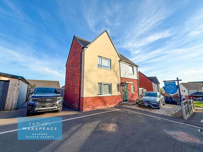 3 Bedroom Detached House For Sale In George Steele Avenue, Bucknall, Stoke-On-Trent, ST2