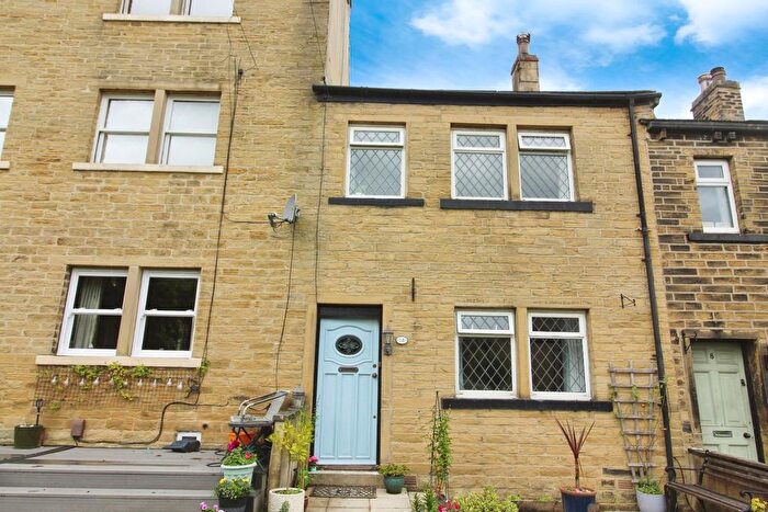 3 Bedroom Terraced House To Rent In Thornhill Street, Calverley, LS28