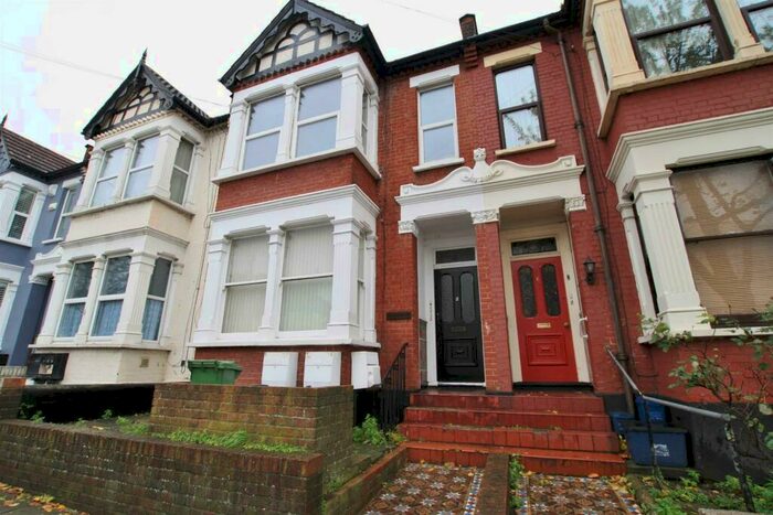 1 Bedroom Flat To Rent In Milton Avenue, Westcliff On Sea, SS0