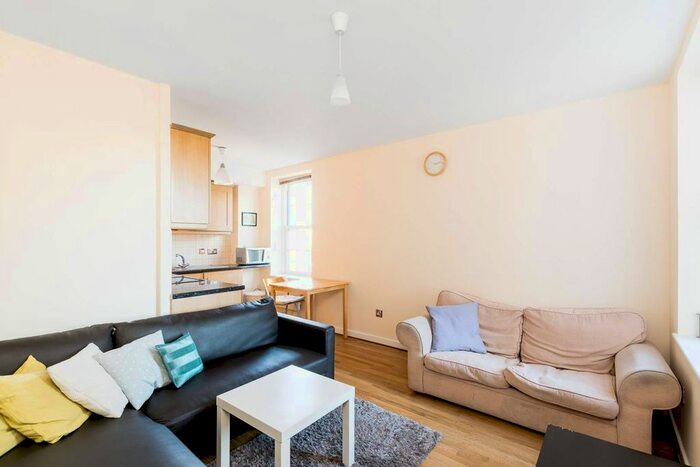 1 Bedroom Flat To Rent In Ebury Bridge Road, Victoria, London, SW1W