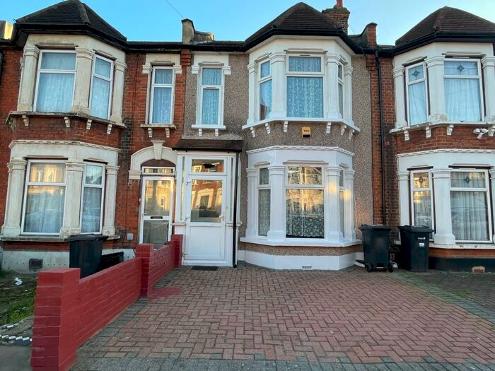 3 Bedroom Terraced House To Rent In Windsor Road, IG1